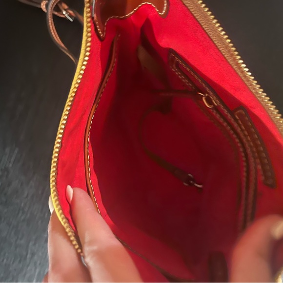 Dooney and Bourke tote bag - Picture 2 of 2